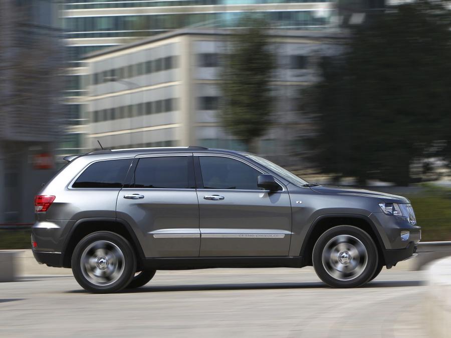 Jeep Grand Cherokee Overland Summit 2011 года  (EU) (фото 5 из 12)